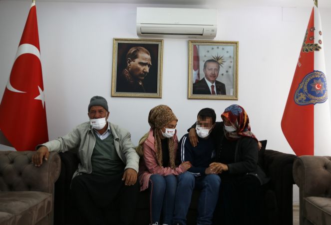 Gaziantep'te polisin ikna çalışması sonucu teslim olan terörist ailesiyle buluşturuldu 10