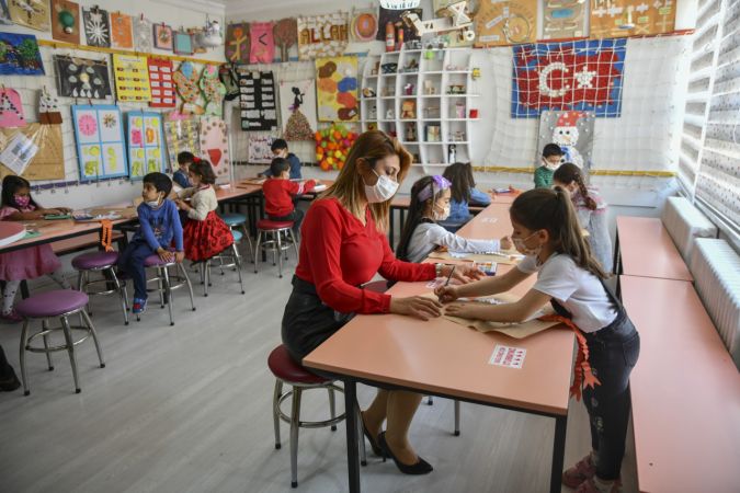 Gaziantep'te dezavantajlı mahallenin "koleji andıran" okulu dikkati çekiyor 10