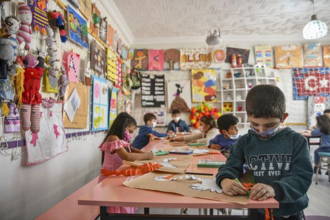 Gaziantep'te dezavantajlı mahallenin "koleji andıran" okulu dikkati çekiyor 13