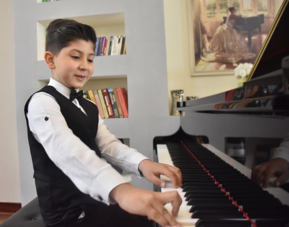 Piyanonun genç yetenekleri 2