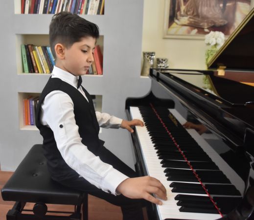 Piyanonun genç yetenekleri 4