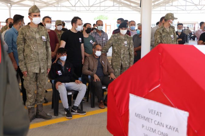 Uzman Onbaşı Mehmet Can Kaya, memleketi Gaziantep'te son yolculuğuna uğurlandı 11
