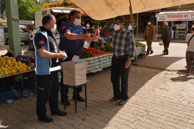 Gaziantep'te pazar yerlerinin açılması satıcıları ve vatandaşları sevindirdi 2