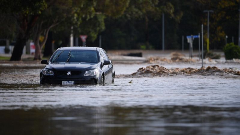 Avustralya’yı şiddetli rüzgar ve sel vurdu 1