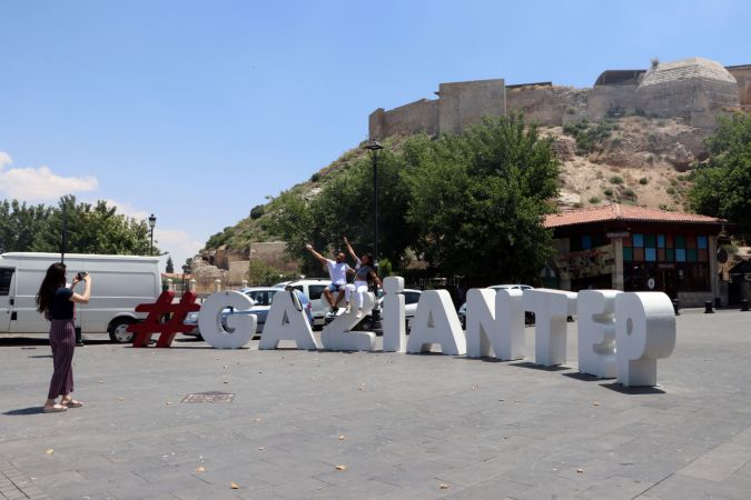 Gaziantep'in tarihi ve turistik mekanlarında kısıtlamasız cumartesi yoğunluğu 3