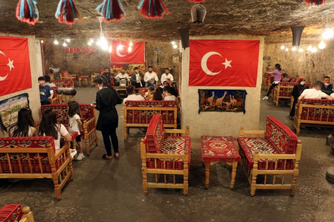 Gaziantep'in tarihi ve turistik mekanlarında kısıtlamasız cumartesi yoğunluğu 9