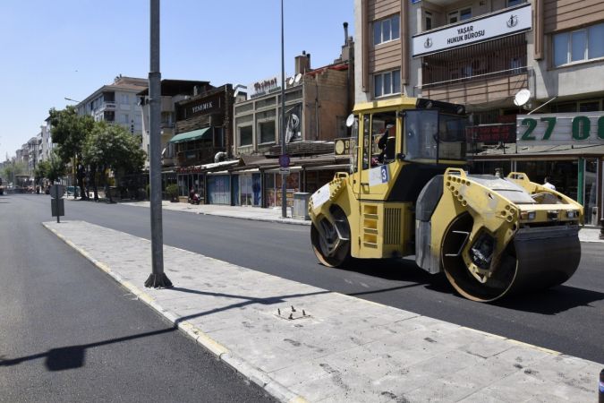 Büyükşehir, Ordu Caddesi’nin asfaltını yeniledi 1