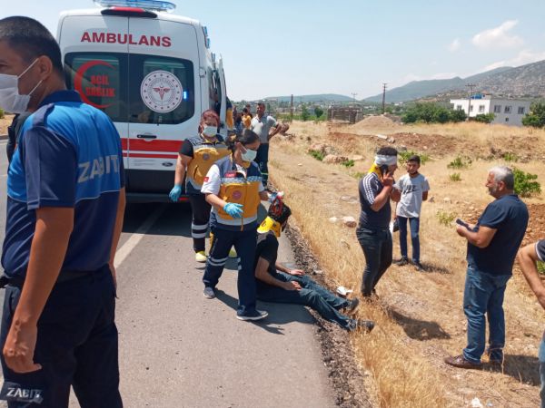 Gaziantep'te tır ile süt yüklü kamyonet çarpıştı 6