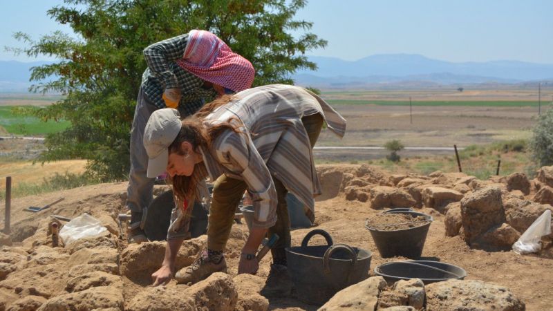 Foto Haber: Gaziantep'te M.Ö 1650 Yıllarında Kurulan  Zincirli Höyük'teki kazı çalışmaları...Lahit Mezarlar Açılıyor! 2