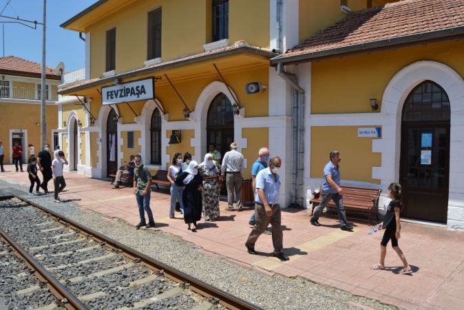 İslahiye'de tren seferlerinin yeniden başlaması vatandaşları sevindirdi 3