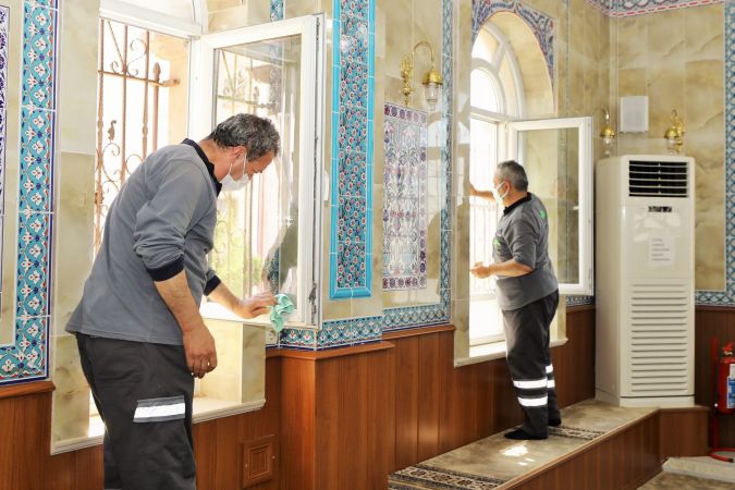 Foto Haber:Şehitkamil’deki camiler bayram namazına hazır 7