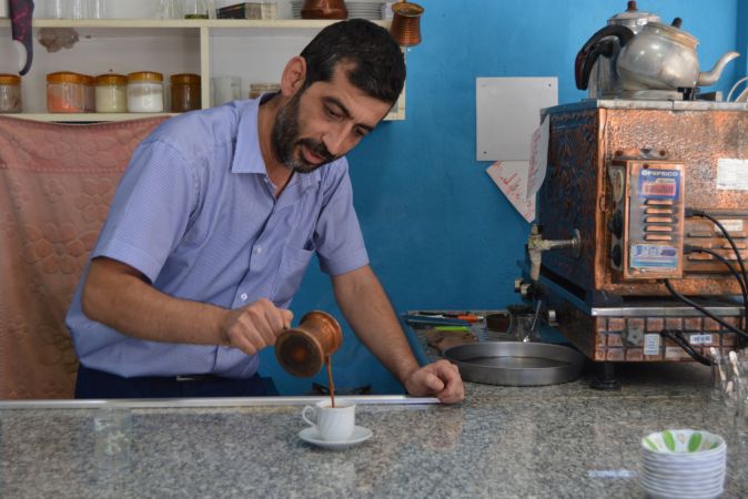 Gaziantep'te çay ocağı işletmecisinden 2 doz aşı olana Türk kahvesi ikramı 5