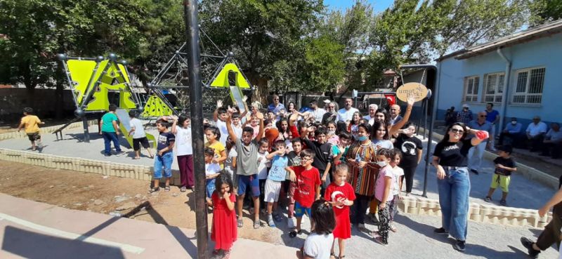 İslahiye'de "Umut Çocuk Oyun Parkı" törenle açıldı 5