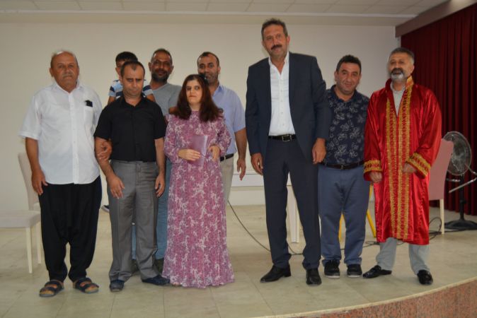Mutlu Haber: Gaziantep'te görme engelli çift, aşklarını nikahta şarkılar söyleyerek dile getirdi 6