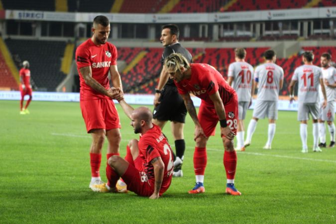 Foto Haber: Süper Lig: Gaziantep FK: 2-0 FTA Antalyaspor: Maç Sonucu 6