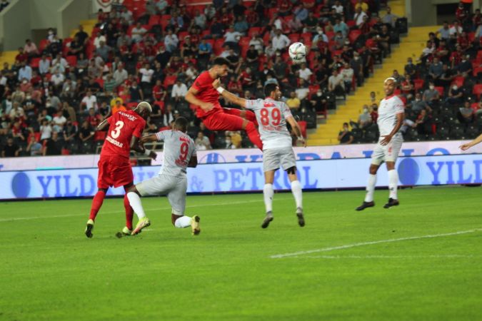 Foto Haber: Süper Lig: Gaziantep FK: 2-0 FTA Antalyaspor: Maç Sonucu 7