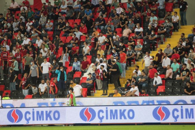 Foto Haber: Süper Lig: Gaziantep FK: 2-0 FTA Antalyaspor: Maç Sonucu 8