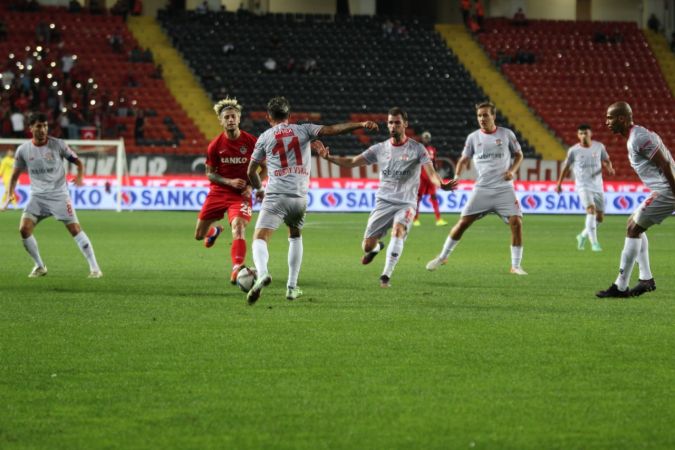 Foto Haber: Süper Lig: Gaziantep FK: 2-0 FTA Antalyaspor: Maç Sonucu 9