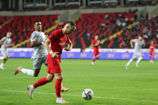 Foto Haber: Süper Lig: Gaziantep FK: 2-0 FTA Antalyaspor: Maç Sonucu 10