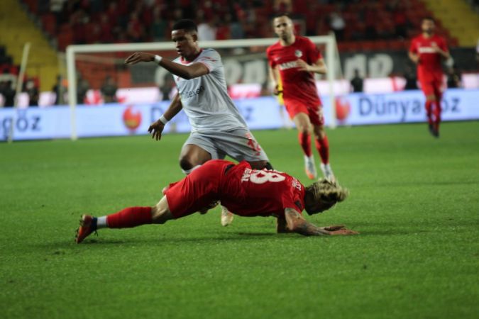 Foto Haber: Süper Lig: Gaziantep FK: 2-0 FTA Antalyaspor: Maç Sonucu 12