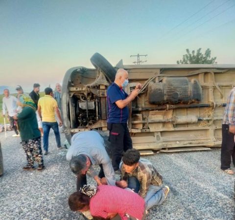 Son Dakika: Facia Gibi Kaza!  Tarım işçilerini taşıyan Gaziantep plakalı minibüs  Kahramanmaraş'ta devrildi: 1 ölü, 15 yaralı 1