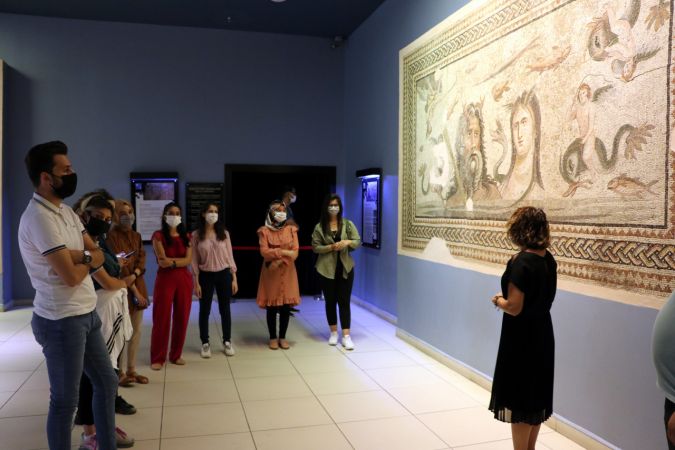 Zeugma Mozaik Müzesi'nin "gönüllü gençleri"ne tarihi ortamda müzecilik deneyimi 9