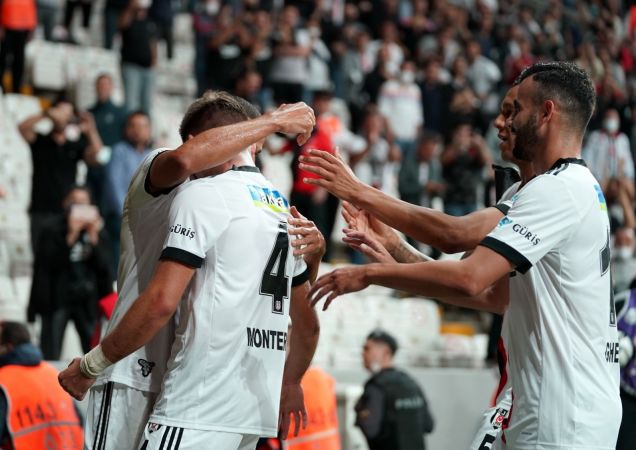Foto Haber: Süper Lig: Beşiktaş: 2 - Adana Demirspor: 0 (İlk yarı) 3