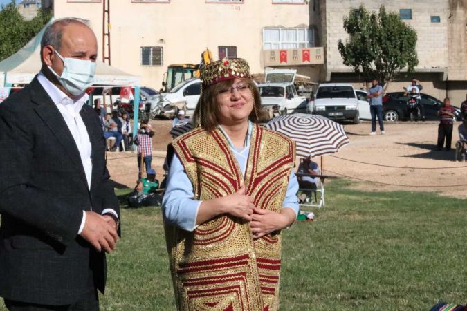 Gaziantep'in Oğuzeli ilçesinde gerçekleşen Aba Güreşi izleyenlerin nefesini kesti 8