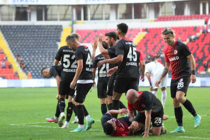 Foto Haber: Süper Lig: Gaziantep FK: 4 - Altay: 1 (Maç sonucu) 10
