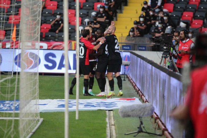 Foto Haber: Süper Lig: Gaziantep FK: 4 - Altay: 1 (Maç sonucu) 12
