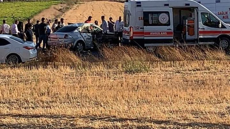 Son Dakika: Foto Haber...Gaziantep'te 2 araç Çarpıştı! Araçta Sıkışan Kadın Sürücü Zorlukla Kurtarıldı... 5 yaralı 1