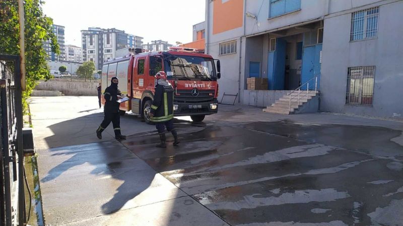 Son Dakika: Foto Haber...Gaziantep'te Gıda ve sanayi fabrikasında korkutan yangın 1