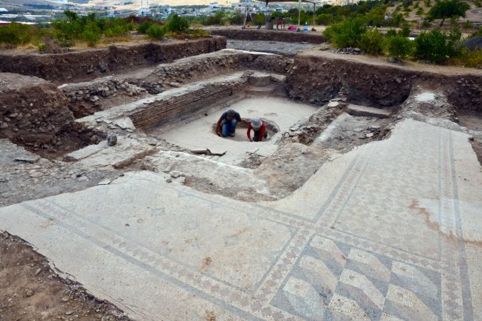 Dülük Antik Kenti'ndeki kazılar farklı dinlerin tarihine ışık tutacak 3