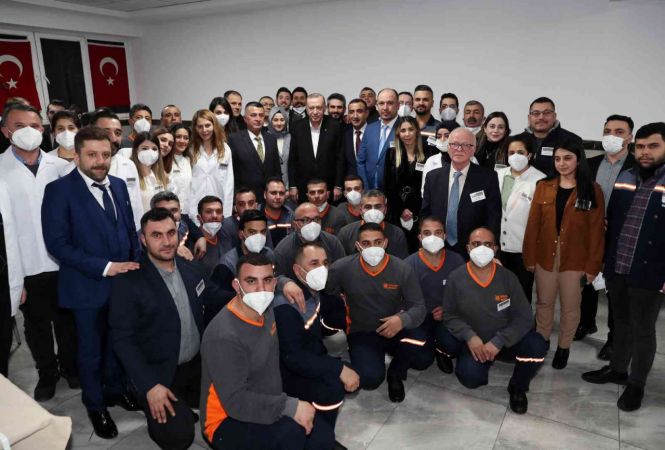 Foto Haber: Cumhurbaşkanı Erdoğan Gaziantep'te işçilerle buluştu...İşçilerle yemek yiyen Cumhurbaşkanı Erdoğan Gaziantep OSB'ye Övgüler Yağdırdı... 11