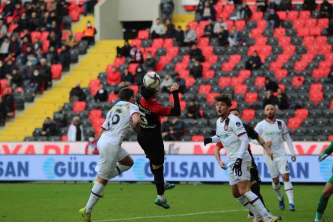 Fotoğraflarla Gaziantep FK - Fatih Karagümrük Maçı 11