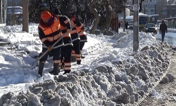 Foto Haber: Gaziantep’te yoğun kar yağışı sonrası hayat normale dönüyor 1