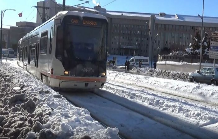 Foto Haber: Gaziantep’te yoğun kar yağışı sonrası hayat normale dönüyor 3