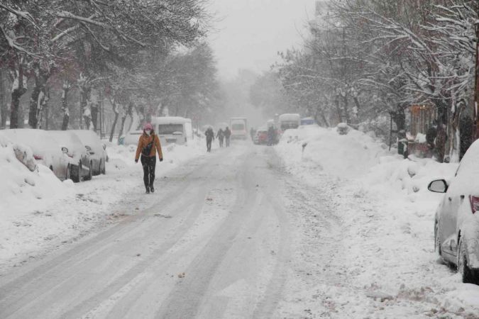 Son Dakika:  Foto Haber...Gaziantep’te yoğun kar yağışı devam ediyor...Vali Gül uyarmaya Devam Ediyor 2