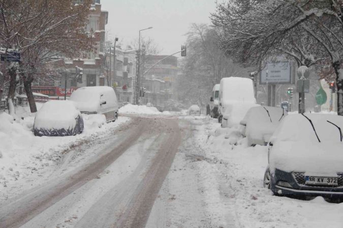 Son Dakika:  Foto Haber...Gaziantep’te yoğun kar yağışı devam ediyor...Vali Gül uyarmaya Devam Ediyor 4