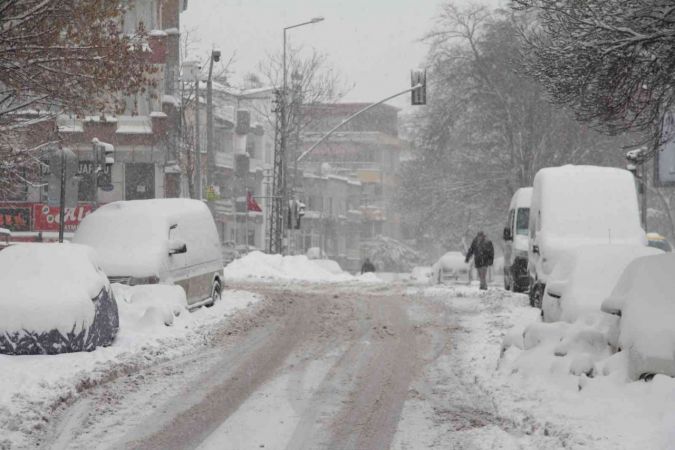 Son Dakika:  Foto Haber...Gaziantep’te yoğun kar yağışı devam ediyor...Vali Gül uyarmaya Devam Ediyor 6
