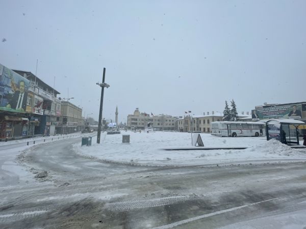 Son Dakika: Foto Haber...Gaziantep, Adıyaman, Şanlıurfa, Kilis, Malatya ve Kahramanmaraş'ta kar yağışında son durum 4