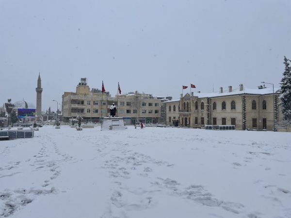 Son Dakika: Foto Haber...Gaziantep, Adıyaman, Şanlıurfa, Kilis, Malatya ve Kahramanmaraş'ta kar yağışında son durum 8