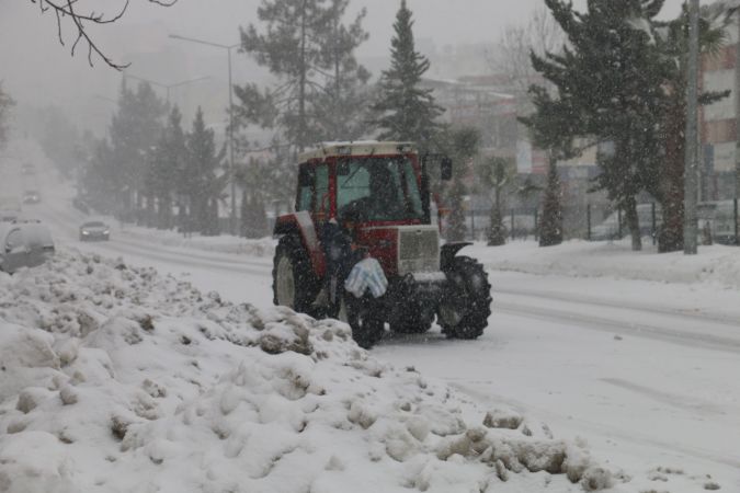 Son Dakika: Foto Haber...Gaziantep, Adıyaman, Şanlıurfa, Kilis, Malatya ve Kahramanmaraş'ta kar yağışında son durum 10