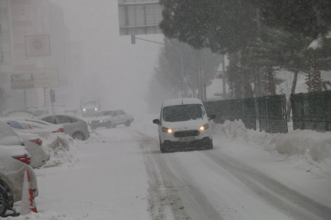 Son Dakika: Foto Haber...Gaziantep, Adıyaman, Şanlıurfa, Kilis, Malatya ve Kahramanmaraş'ta kar yağışında son durum 11