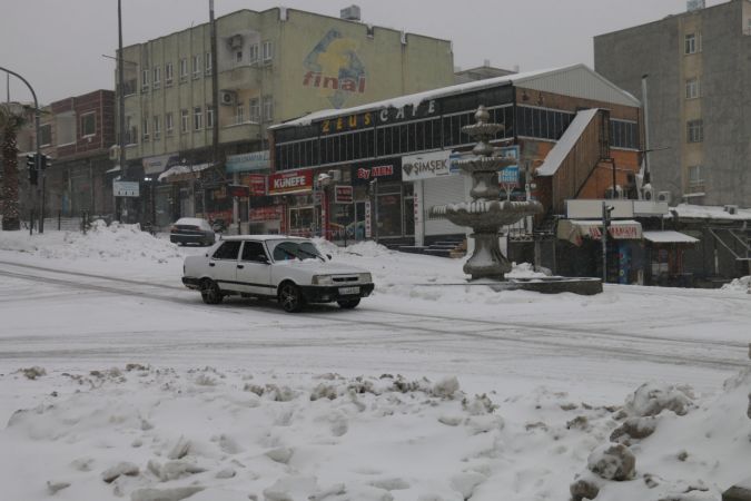 Son Dakika: Foto Haber...Gaziantep, Adıyaman, Şanlıurfa, Kilis, Malatya ve Kahramanmaraş'ta kar yağışında son durum 12