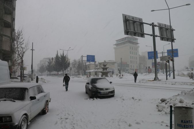 Son Dakika: Foto Haber...Gaziantep, Adıyaman, Şanlıurfa, Kilis, Malatya ve Kahramanmaraş'ta kar yağışında son durum 14