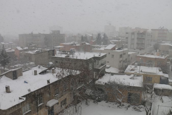 Son Dakika: Foto Haber...Gaziantep, Adıyaman, Şanlıurfa, Kilis, Malatya ve Kahramanmaraş'ta kar yağışında son durum 15