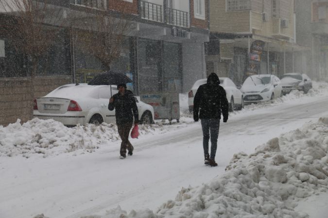 Son Dakika: Foto Haber...Gaziantep, Adıyaman, Şanlıurfa, Kilis, Malatya ve Kahramanmaraş'ta kar yağışında son durum 16