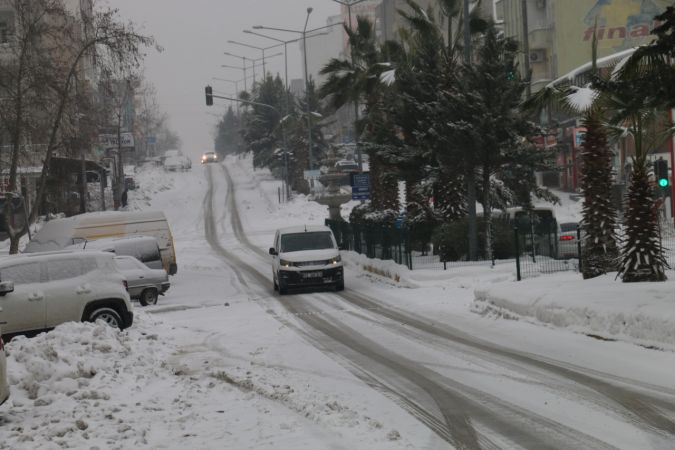 Son Dakika: Foto Haber...Gaziantep, Adıyaman, Şanlıurfa, Kilis, Malatya ve Kahramanmaraş'ta kar yağışında son durum 17
