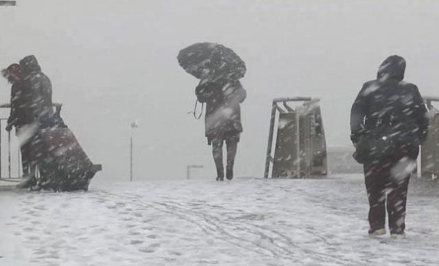 Foto Haber: Gaziantep'e Yoğun Kar Yağıyor! Peki Karda düşmeden nasıl yürünür? Karda yürümenin püf noktaları. 4